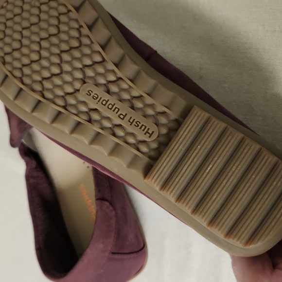 Hush Puppies Suade Burgandy Loafers NWOT Size 8 - Picture 4 of 5